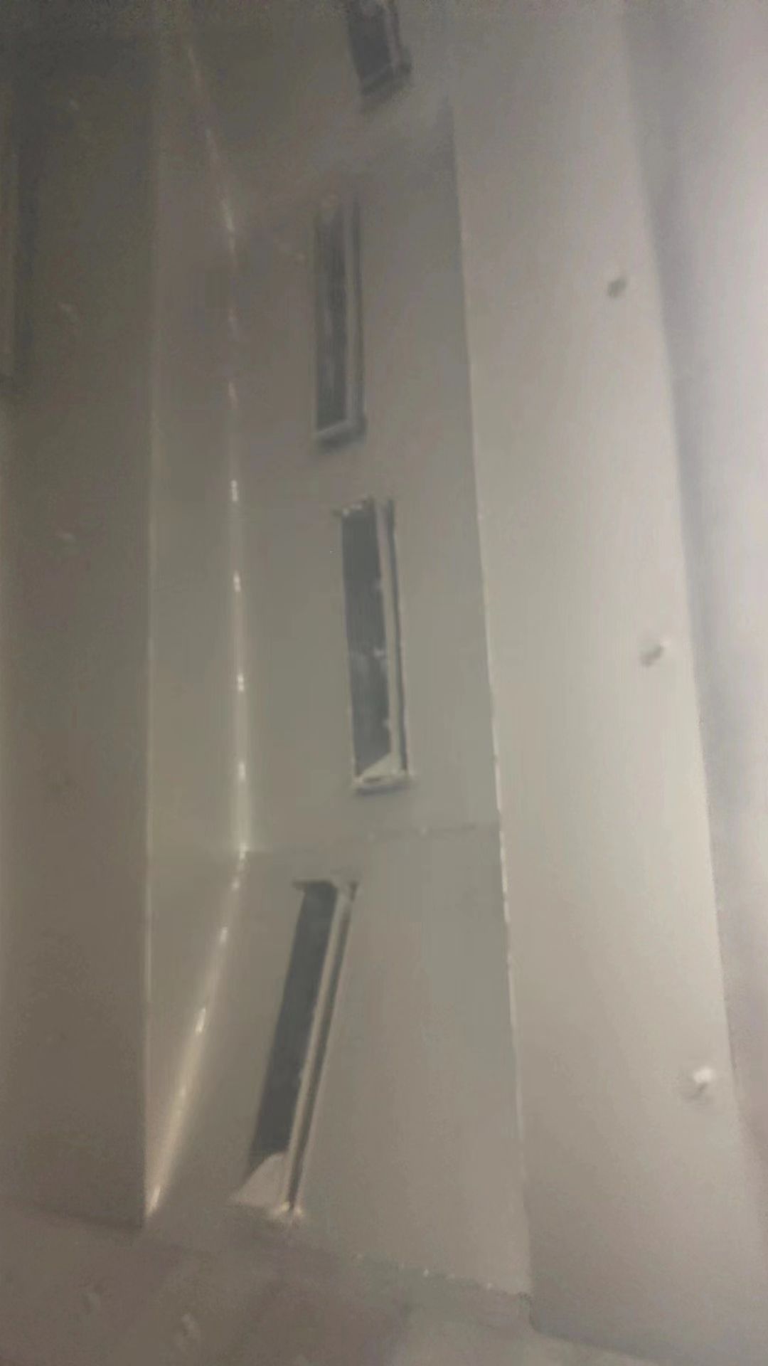 处理抛丸机宽两米五，高三米五，双钩一吨，低价出售